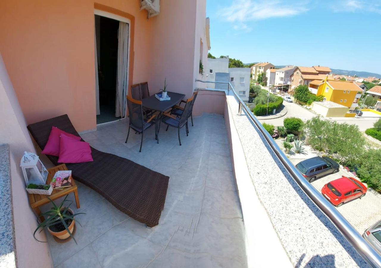 Apartments Tomic Biograd Na Moru Exterior photo
