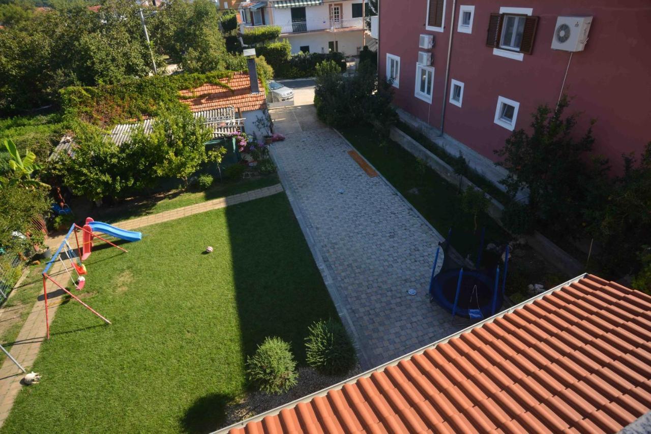 Apartments Tomic Biograd Na Moru Exterior photo