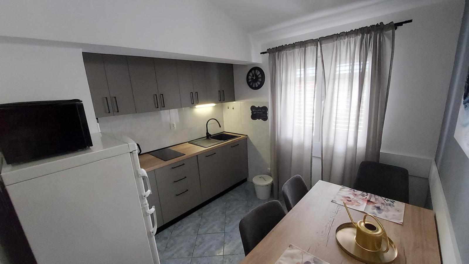 Apartments Tomic Biograd Na Moru Exterior photo