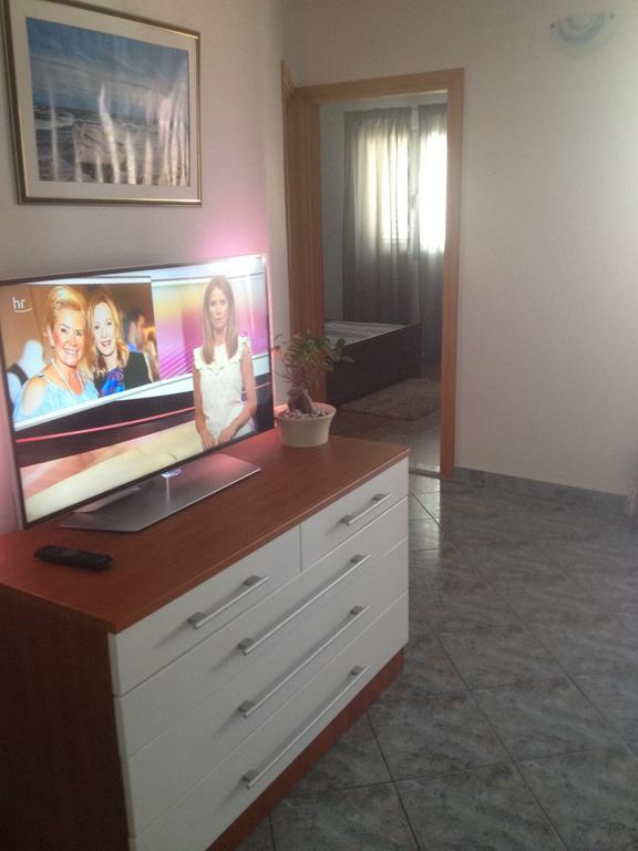 Apartments Tomic Biograd Na Moru Exterior photo