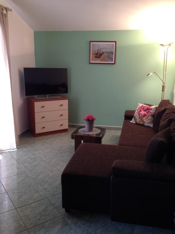 Apartments Tomic Biograd Na Moru Exterior photo